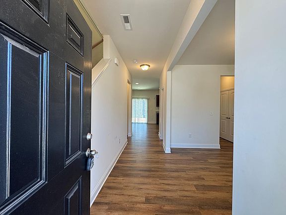2nd image of 247 Dando St