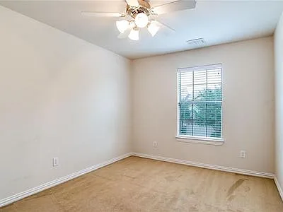 7933 Hannah St — Photo 10