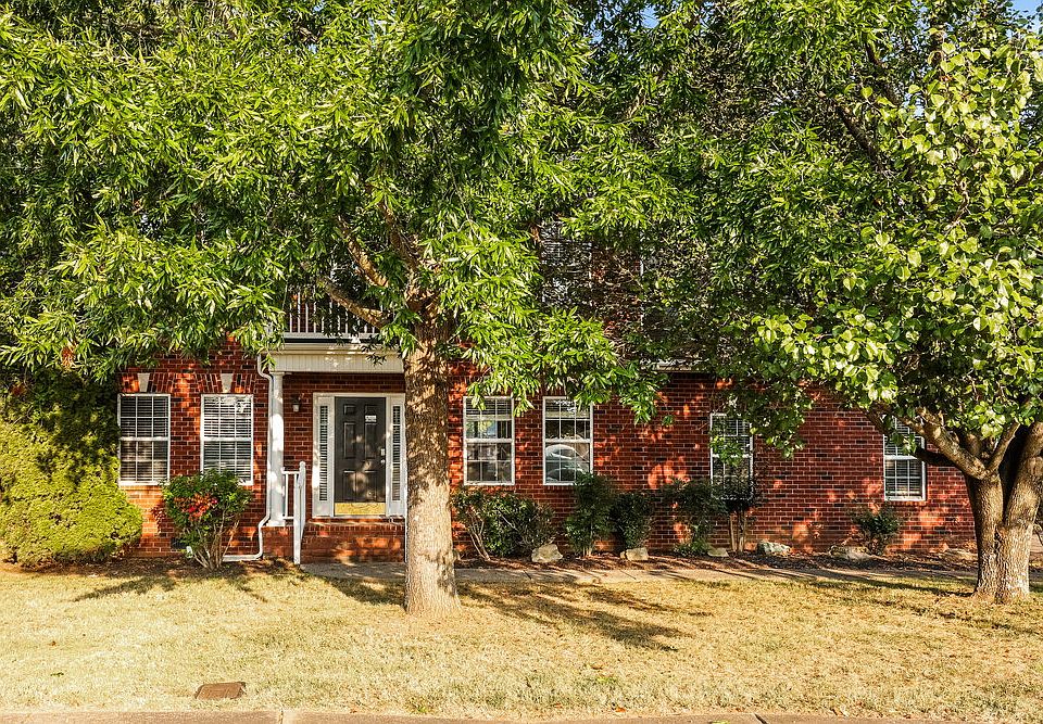 1st image of 398 Roxie Ct