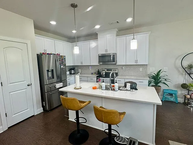 269 Netherlands Blvd — Photo 2