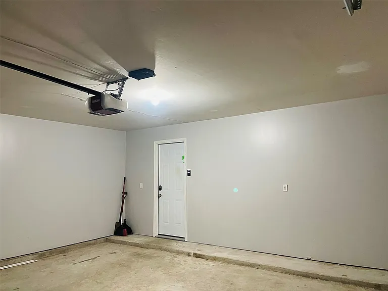 20803 Lavenderwood Dr — Photo 43