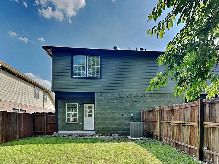 807 Fenet St #B — Photo 16