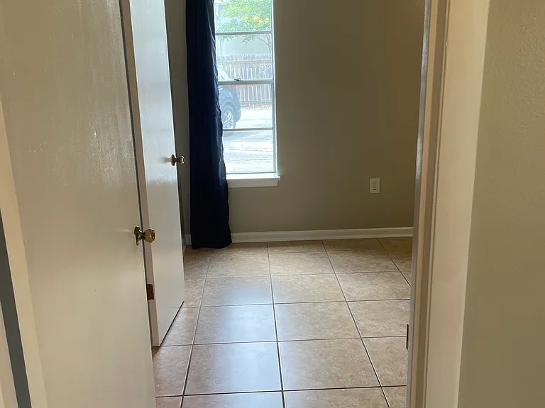 408 Marshall Ct NW #2 — Photo 24