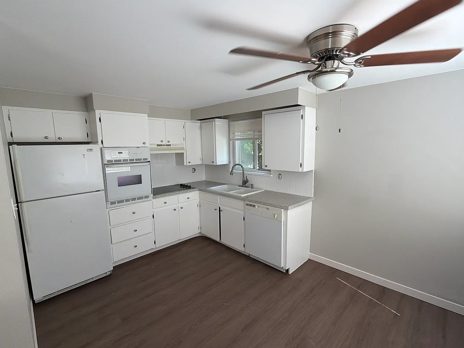 2 bed, 800 sqft, $1,650 — Photo 2