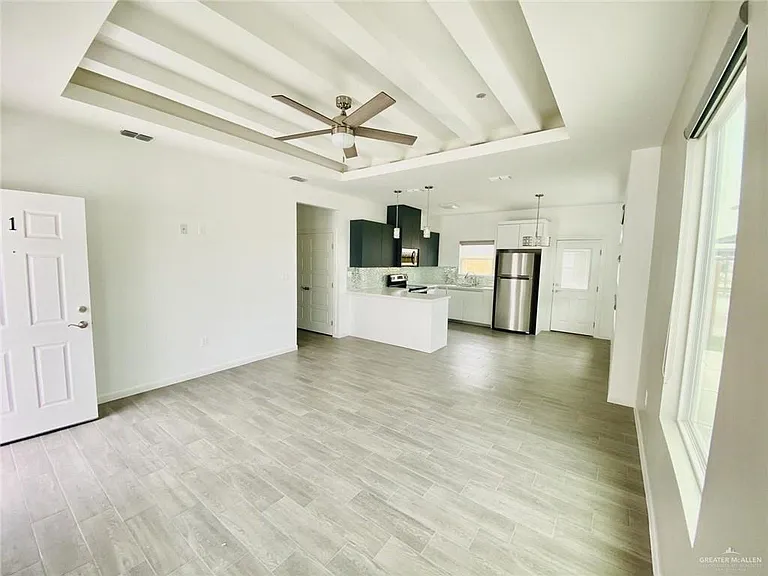 909 W Carmel Ave #1 — Photo 4