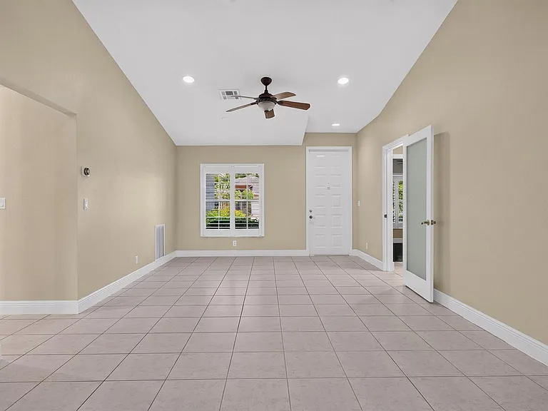 4481 NW 20th Ave — Photo 7