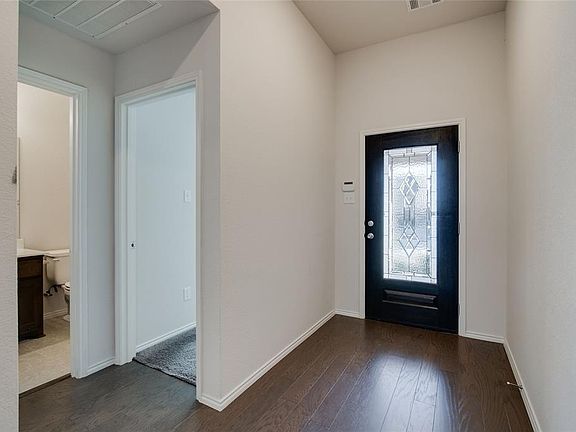5th image of 525 Barnstorm Dr