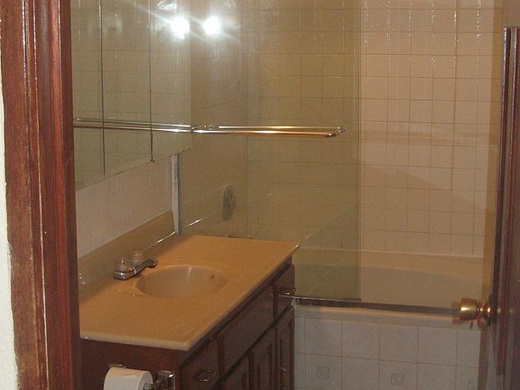 5th image of 3622 Lombard Ave