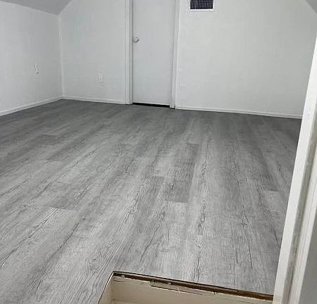 2nd image of 613 Linwood Ave