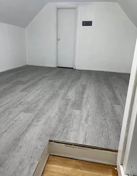613 Linwood Ave — Photo 2