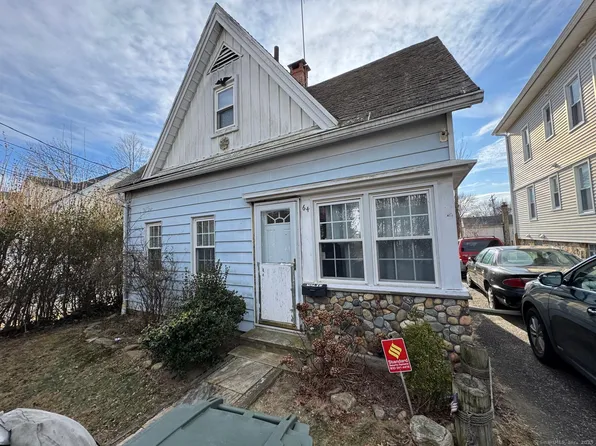 64 E Thorme St, Bridgeport, CT 06606