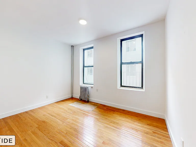 342 E 62nd St #16 — Photo 3