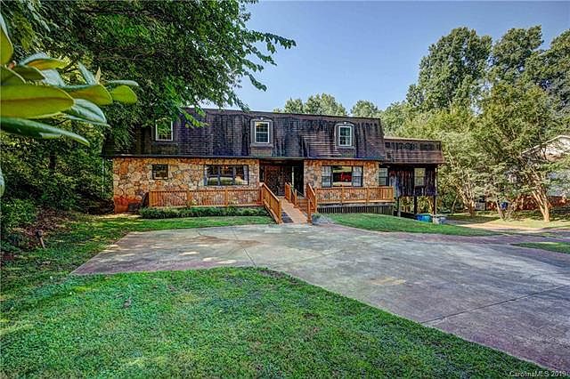 1st image of 110 Amity Cir