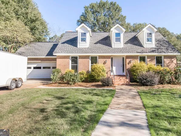 905 Chapel Ridge Dr, Perry, GA 31069