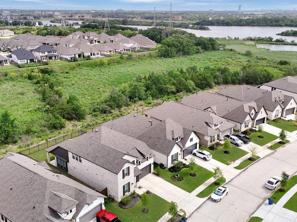 510 Rita Blanca Dr, Webster, TX 77598