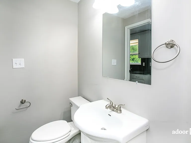 7519 Turnberry Ct — Photo 10