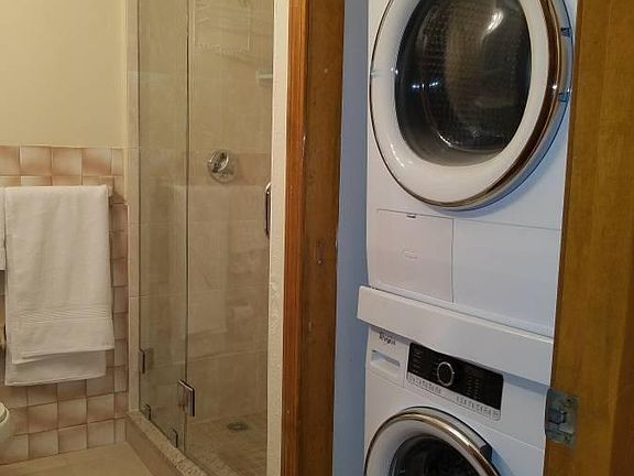 5th image of 283 Hanover St #1