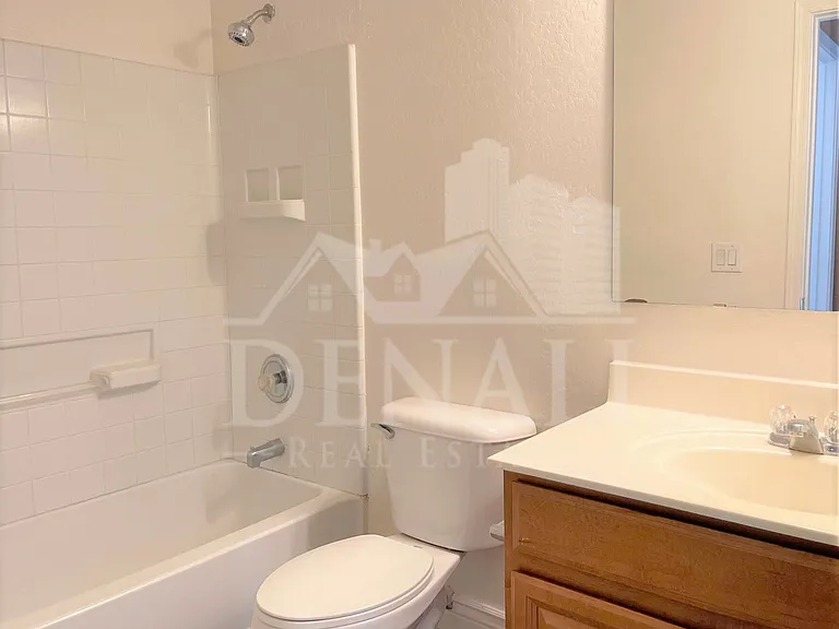 925 E Canyon Rock Rd — Photo 16