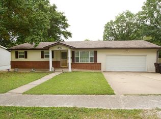 806 Lincoln St, Elsberry, MO 63343