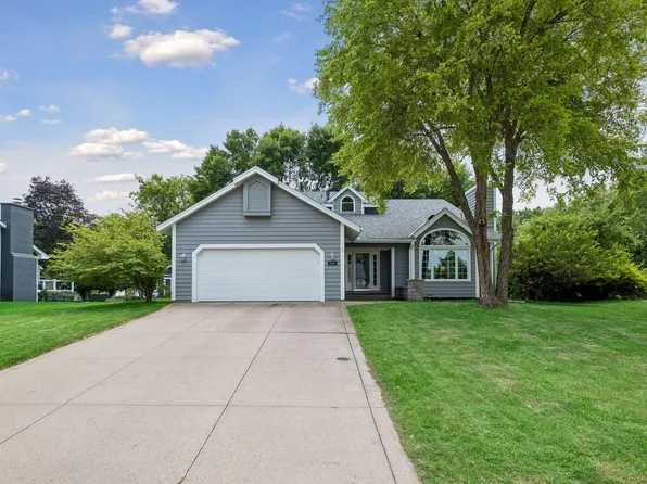 17195 Daniel Ln, Eden Prairie, MN 55346