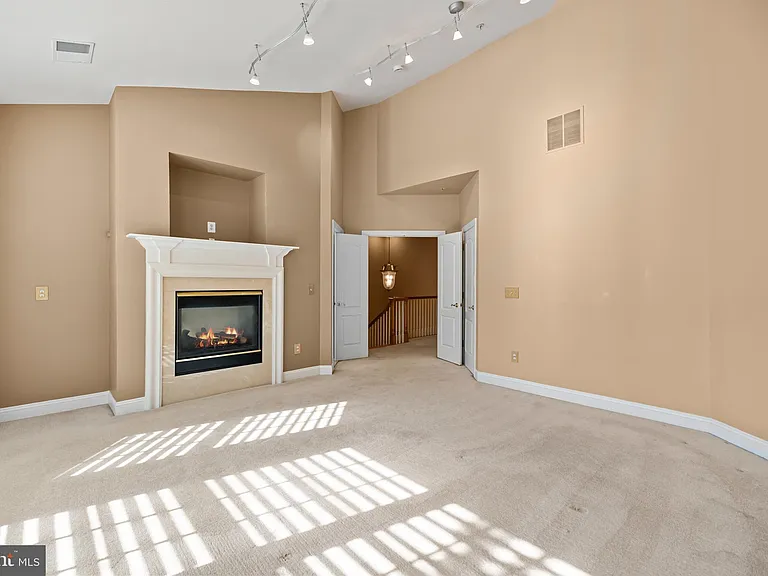 5237 Bessley Pl — Photo 55