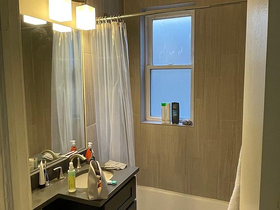 5th image of 511 W Belmont Ave #11-43