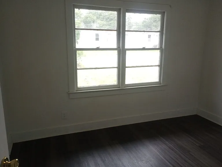 111B N Bell St — Photo 2