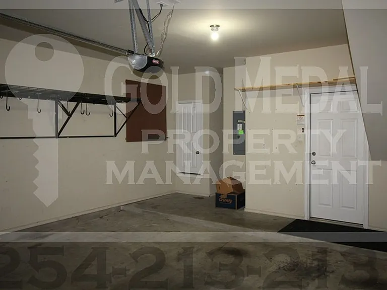 604 Cody James Dr — Photo 32
