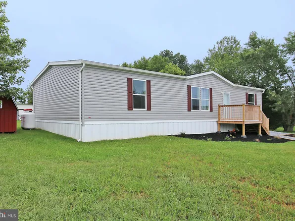 15 Hoover Dr, Jonestown, PA 17038