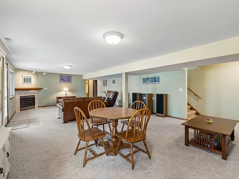 158 W Lombard Dr — Photo 20