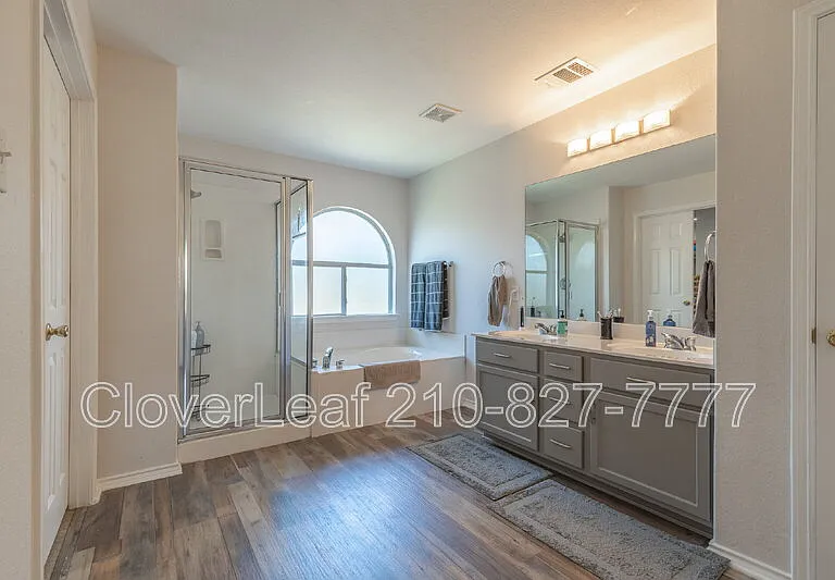 9715 Justice Ln — Photo 32