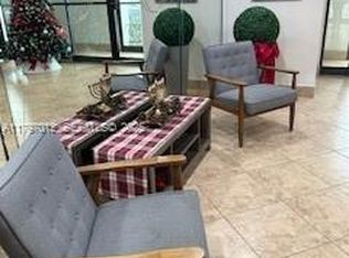 400 Diplomat Pkwy APT 611, Hallandale, FL 33009