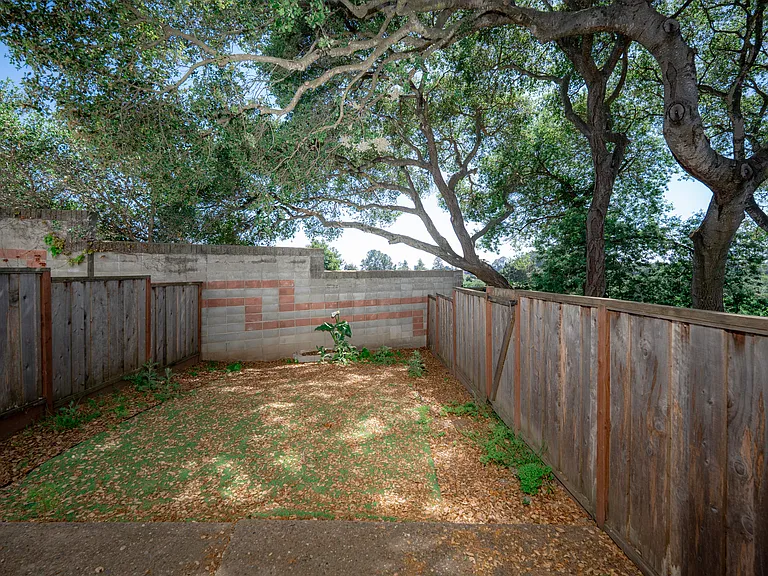 5050 Wilder Dr — Photo 16