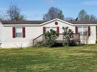 915 Halls Bridge Rd, Campobello, SC 29322