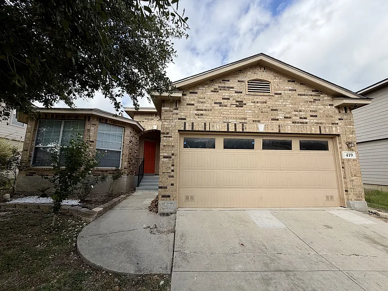 419 Dolly Dr — Photo 1