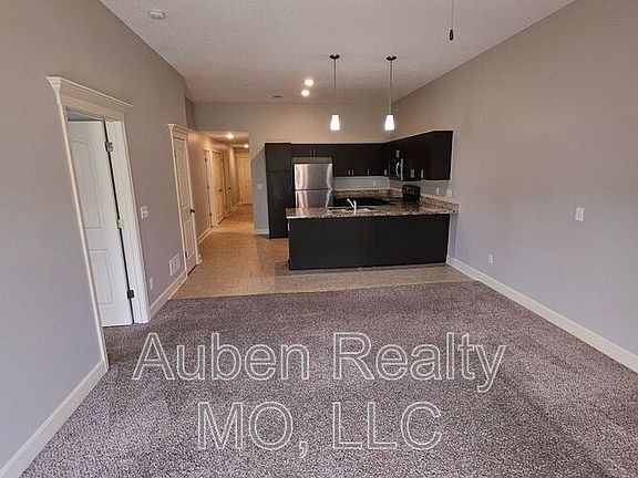 3rd image of 9219 N Gower Ave
