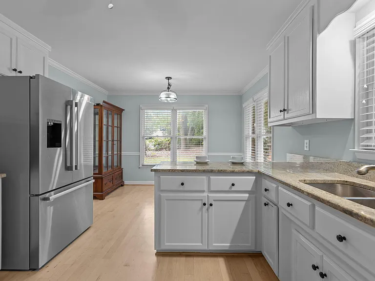 109 Oaklake Ct — Photo 9