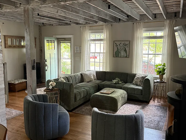324 Sage St — Photo 3