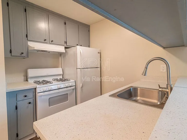 843 N Yosemite St #112 — Photo 6