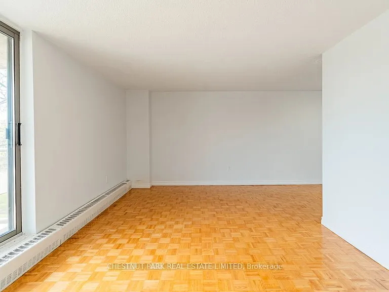 1060 Caven St #202 — Photo 8