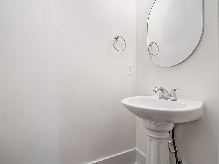 6011 Hill Cir — Photo 43