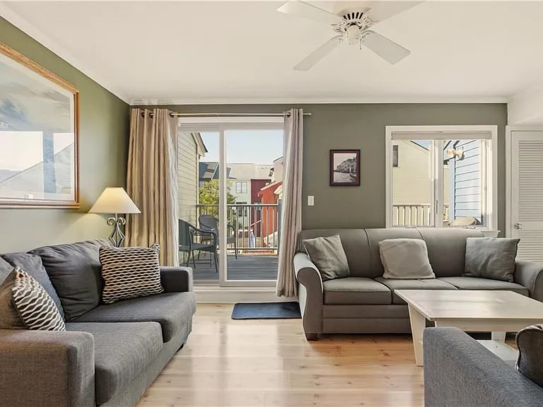 216 Goddard Row — Photo 1
