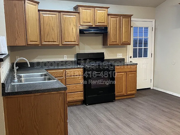 89 W Fairlane Ct — Photo 6