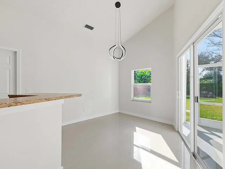 3031 SE Galt Cir — Photo 11