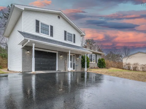 882 Shawn Dr, Kingston, NS B0P 1R0