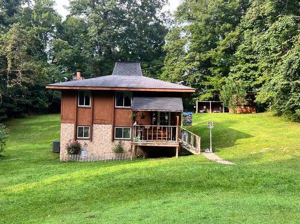 226 Arrow Cir, Mount Nebo, WV 26679