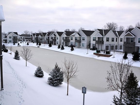 4th image of 889 Woodmeadow Way