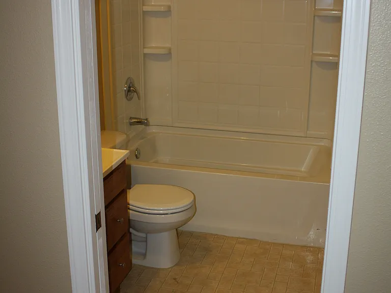 1456 Gibson Ave — Photo 10