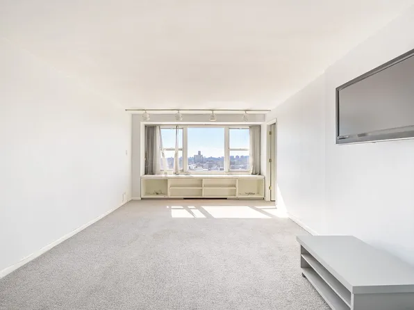 1170 Ocean Pkwy image 1 of 10