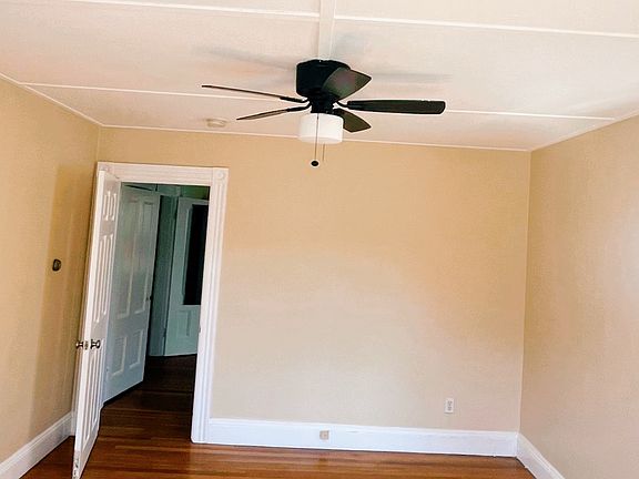2nd image of 16 Campbell St #1